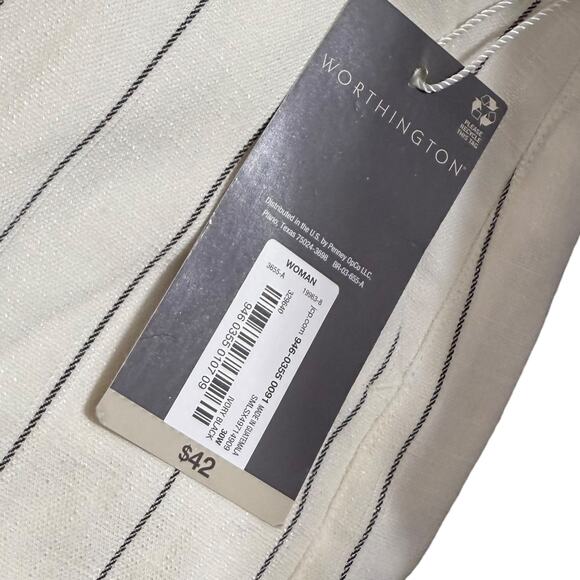 NWT Ivory and black paperbag style shorts with belt and pockets - women's 30W - Picture 4 of 7